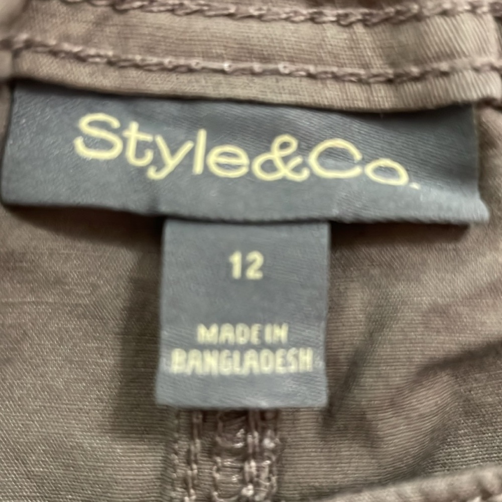 Style & Co. Comfort Waist Cargo Shorts, Truffle, Size 12 - Picture 4 of 5